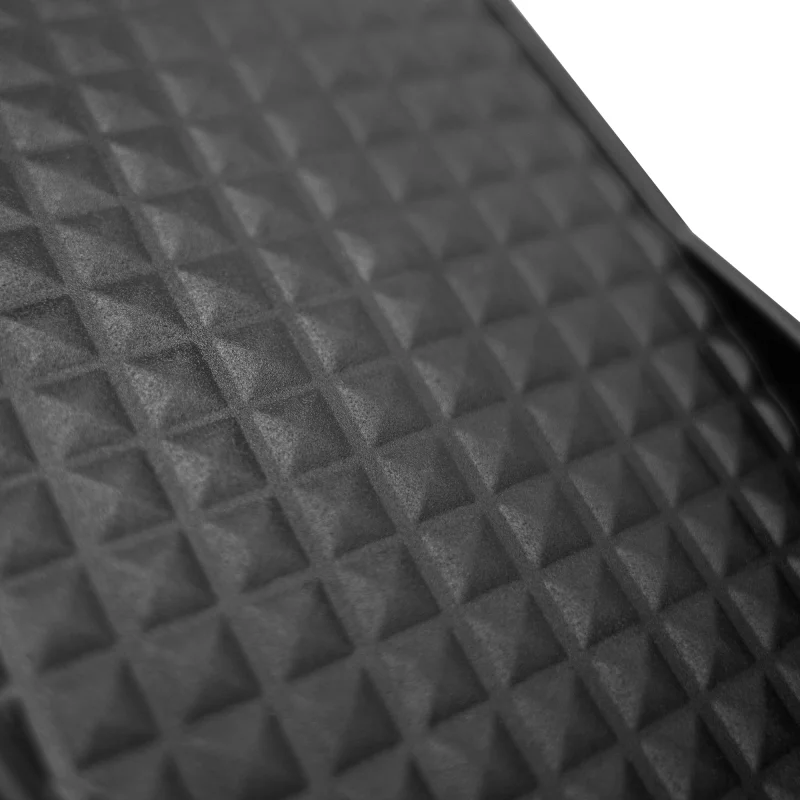 АНТИСКОЛЬЗЯЩАЯ ПОВЕРХНОСТЬ УПОРОВ ДЛЯ НОГ