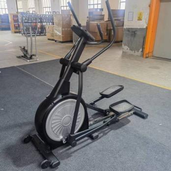 Эллиптический тренажер Gymmaster QT800M