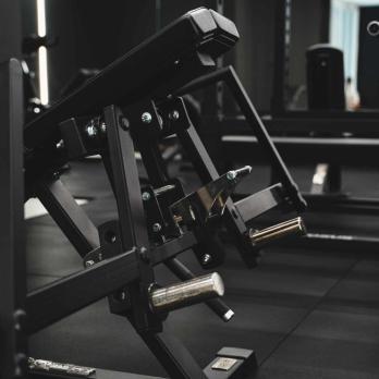 Баттерфляй лежа с изменяемым углом наклона на свободных весах Gymleco 023 (Пек Флай)