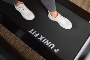 Беговая дорожка UNIX Fit Hi-tech F2 Плюс / Plus арктический лед